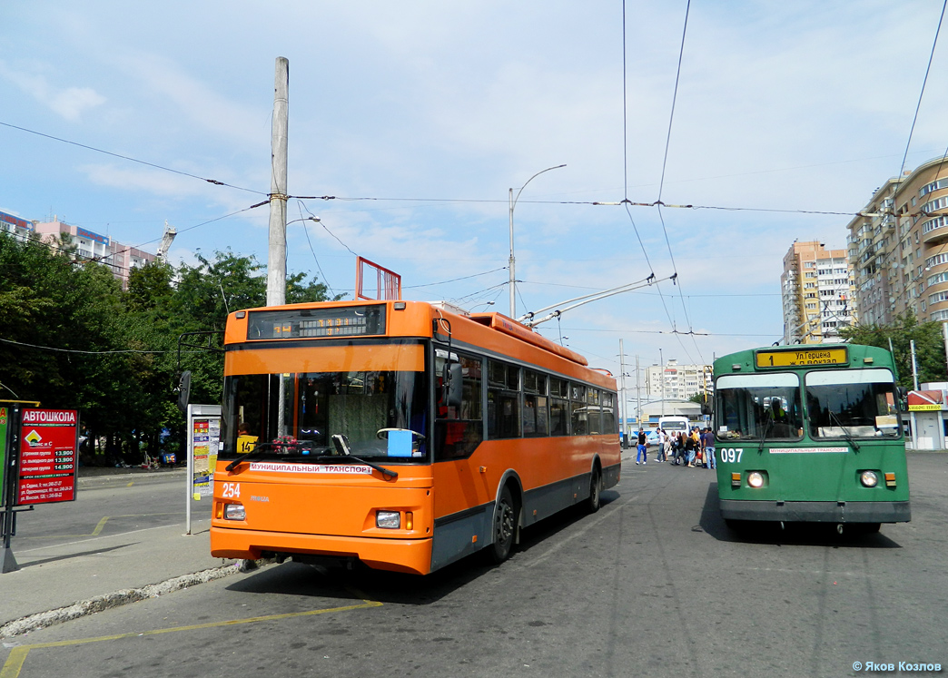 Краснодар, Тролза-5275.07 «Оптима» № 254; Краснодар, ЗиУ-682Г [Г00] № 097