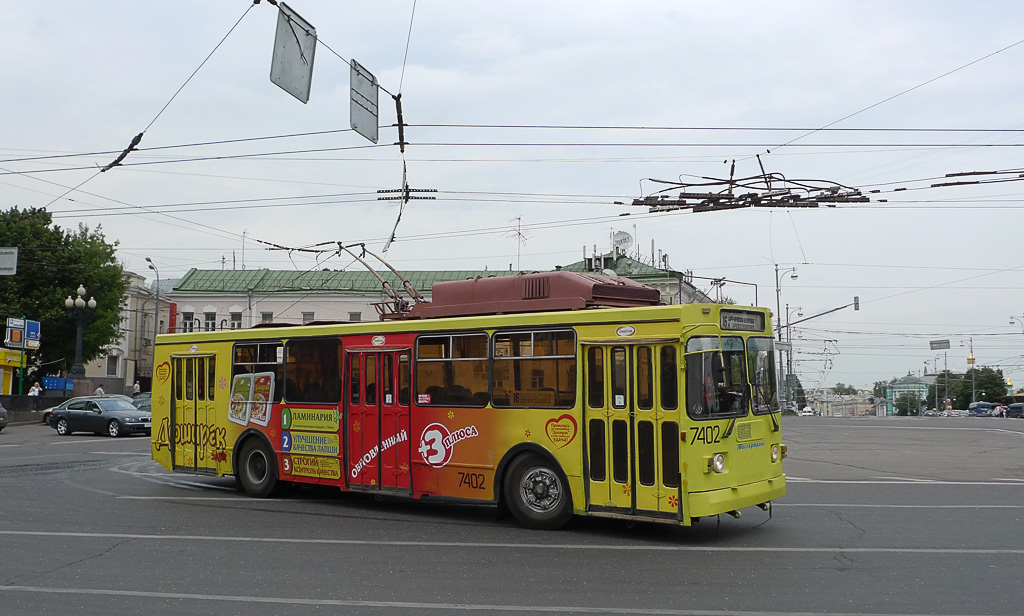 Москва, ЗиУ-682ГМ1 (с широкой передней дверью) № 7402