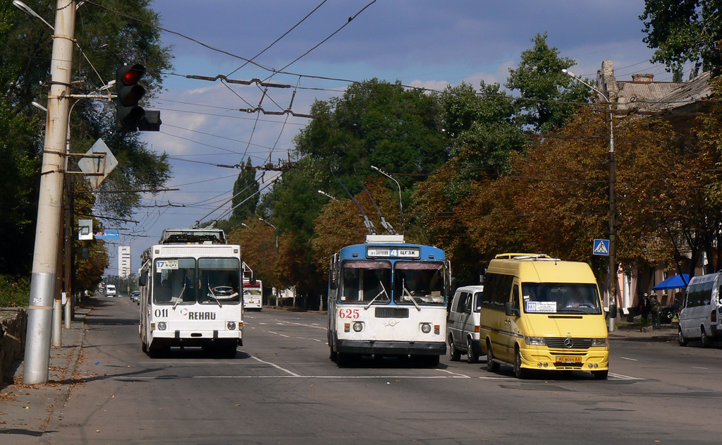 Кривой Рог, ЗиУ-682Г [Г00] № 625; Кривой Рог, ЮМЗ Т1Р (Т2П) № 011