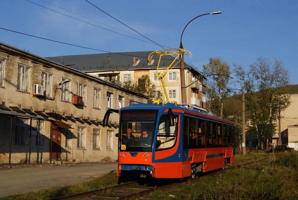 Пермь, 71-623-00 № 556; Усть-Катав — Новые вагоны