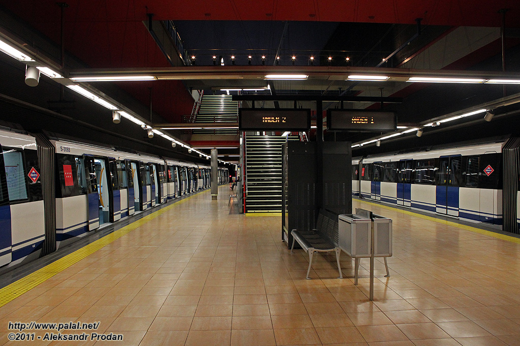 Мадрид, CAF Madrid Serie 3000 MT № S-3088; Мадрид, CAF Madrid Serie 3000 MT № S-3106; Мадрид — Метрополитен — Линия 3