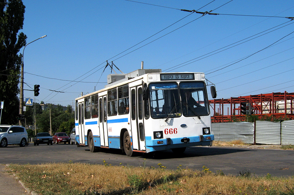 Кривой Рог, ЮМЗ Т2 мод. 7 № 666
