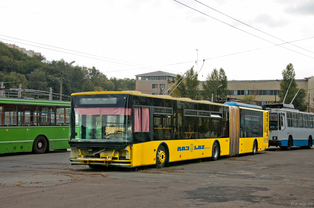 Kyjev, LAZ E301D1 č. 4637