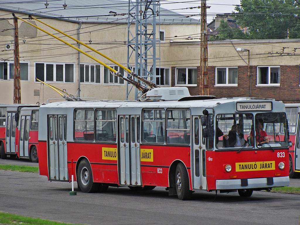 Budapest, ZiU-682UV № 833; Budapest — Trolleybus depot Budapest, ZiU-682UV № 833; Budapest — Trolleybus depot