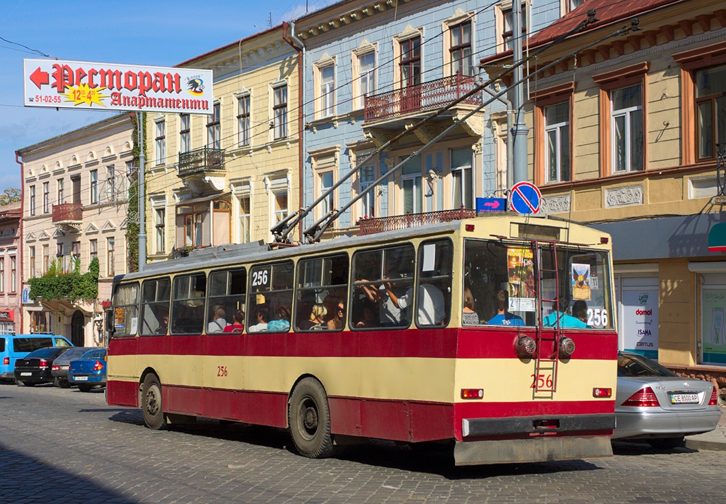 Черновцы, Škoda 14Tr02 № 256