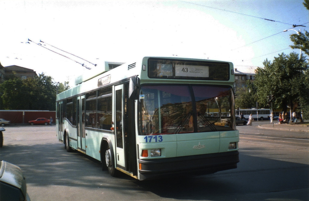 Киев, МАЗ-103Т № 1713