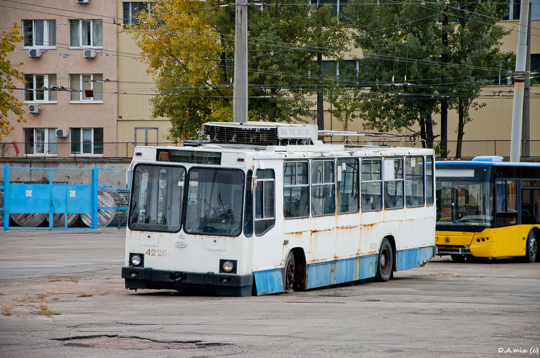 Киев, ЮМЗ Т2 № 4226