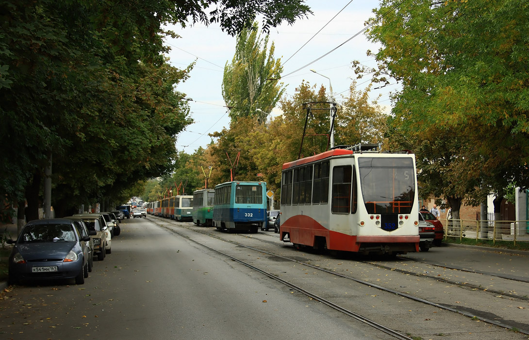 Таганрог, 71-134А (ЛМ-99АЭН) № 352; Таганрог, 71-605 (КТМ-5М3) № 332; Таганрог — ДТП и происшествия