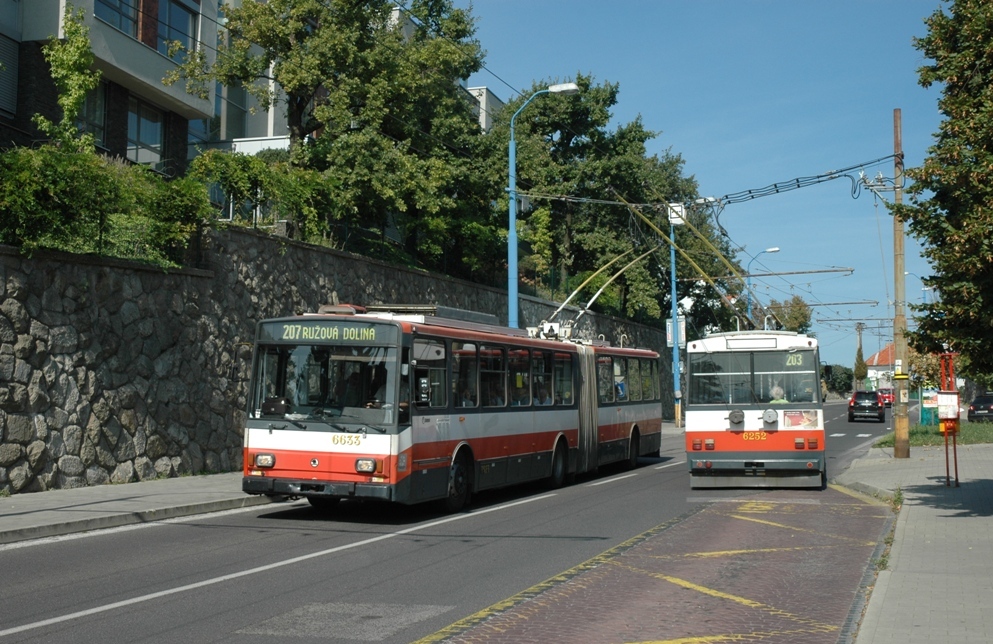 Братислава, Škoda 15Tr13/6M № 6633; Братислава, Škoda 14Tr08/6 № 6252