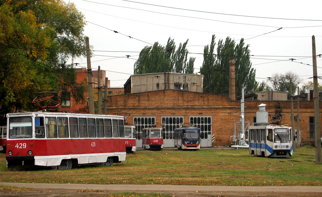Кривой Рог, 71-605 (КТМ-5М3) № 429; Кривой Рог, 71-605 (КТМ-5М3) № 426; Кривой Рог, 71-608КМ № 468