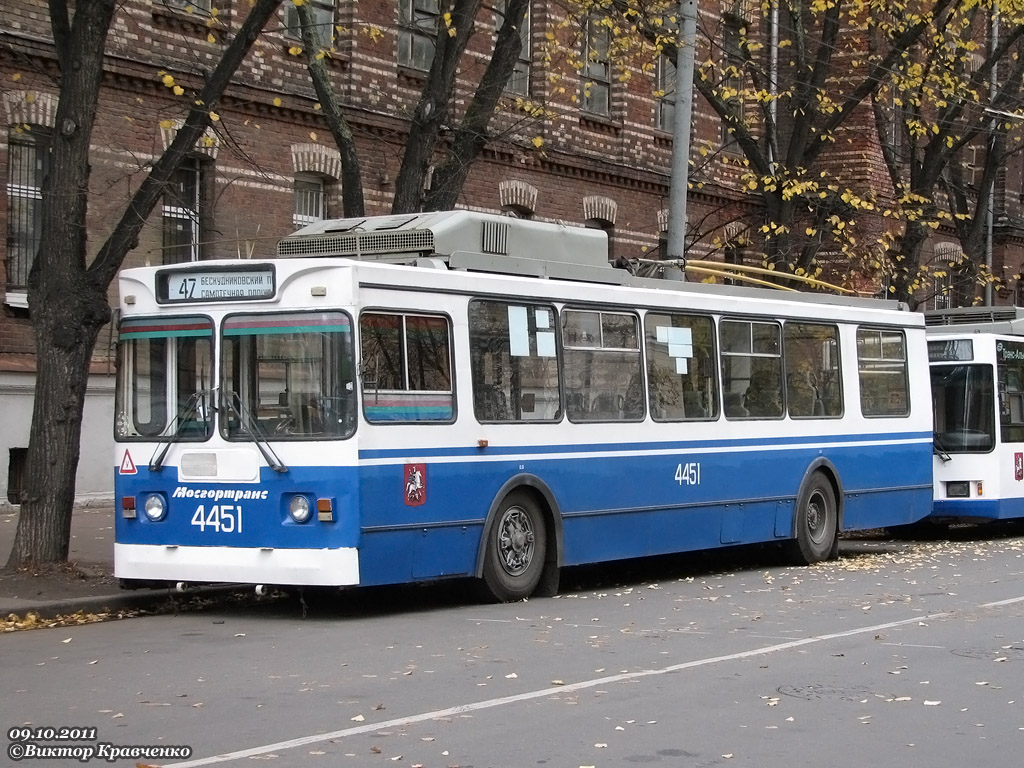 Масква, ЗиУ-682ГМ1 (с широкой передней дверью) № 4451 Масква, ЗиУ-682ГМ1 (с широкой передней дверью) № 4451