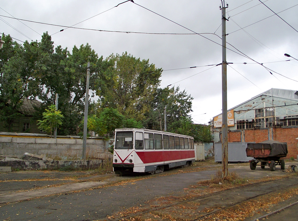 Макеевка, 71-605 (КТМ-5М3) № 246; Днепр — Территория вагоноремонтных мастерских