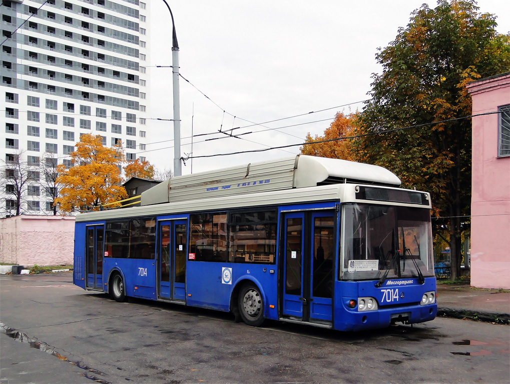 Moskva, TMZ-5235 č. 7014 Moskva, TMZ-5235 č. 7014