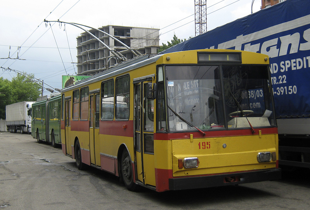 Kiova, Škoda 14Tr02/6 # 195
