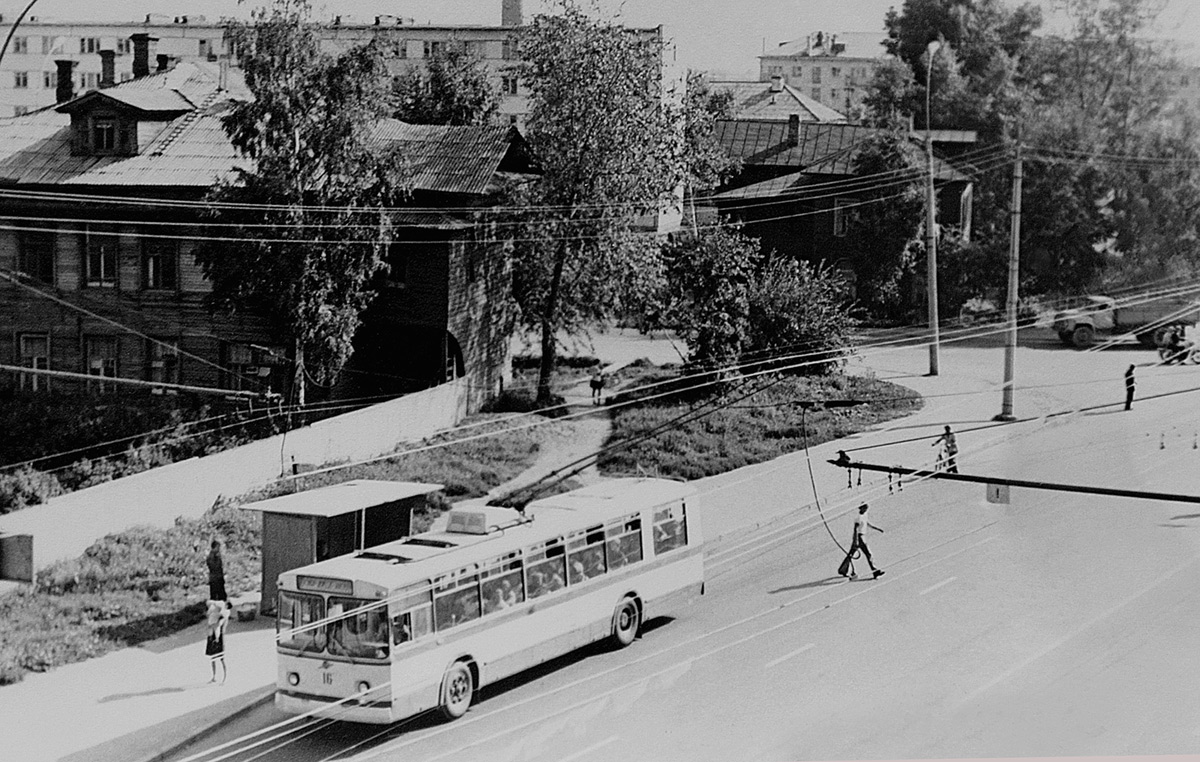 Vologda, ZiU-682V Br. 16