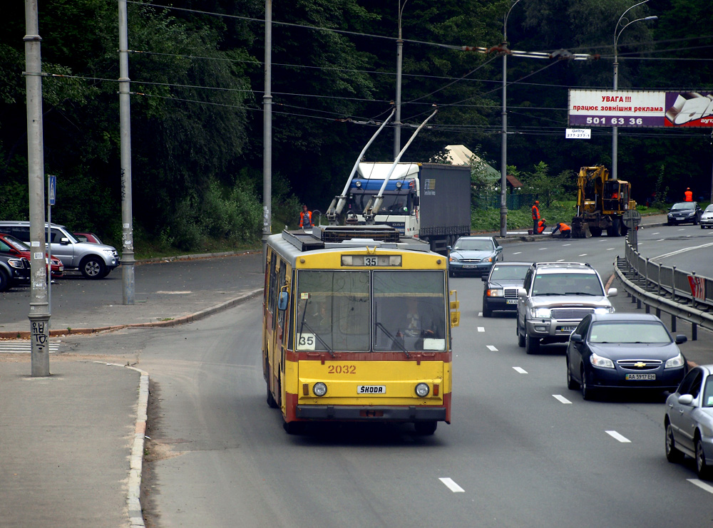 Киев, Škoda 14Tr89/6 № 2032