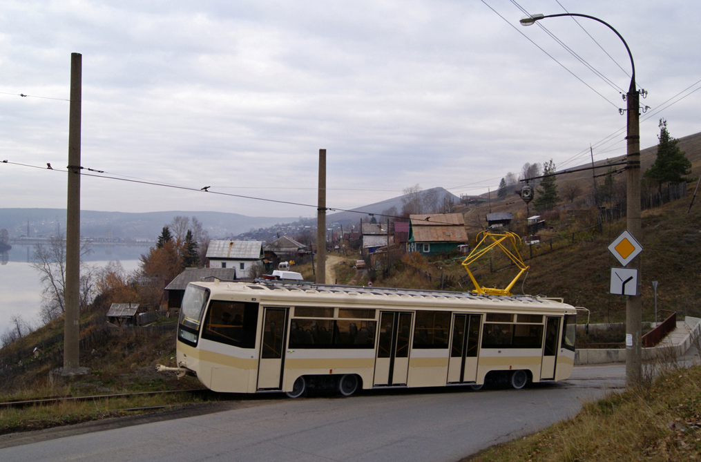 Старый Оскол, 71-619КТ № 102; Усть-Катав — Новые вагоны