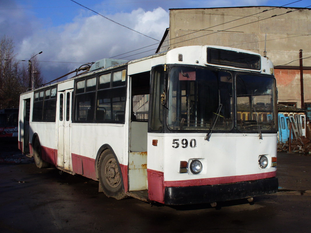 Kirov, ZiU-682UV Br. 590