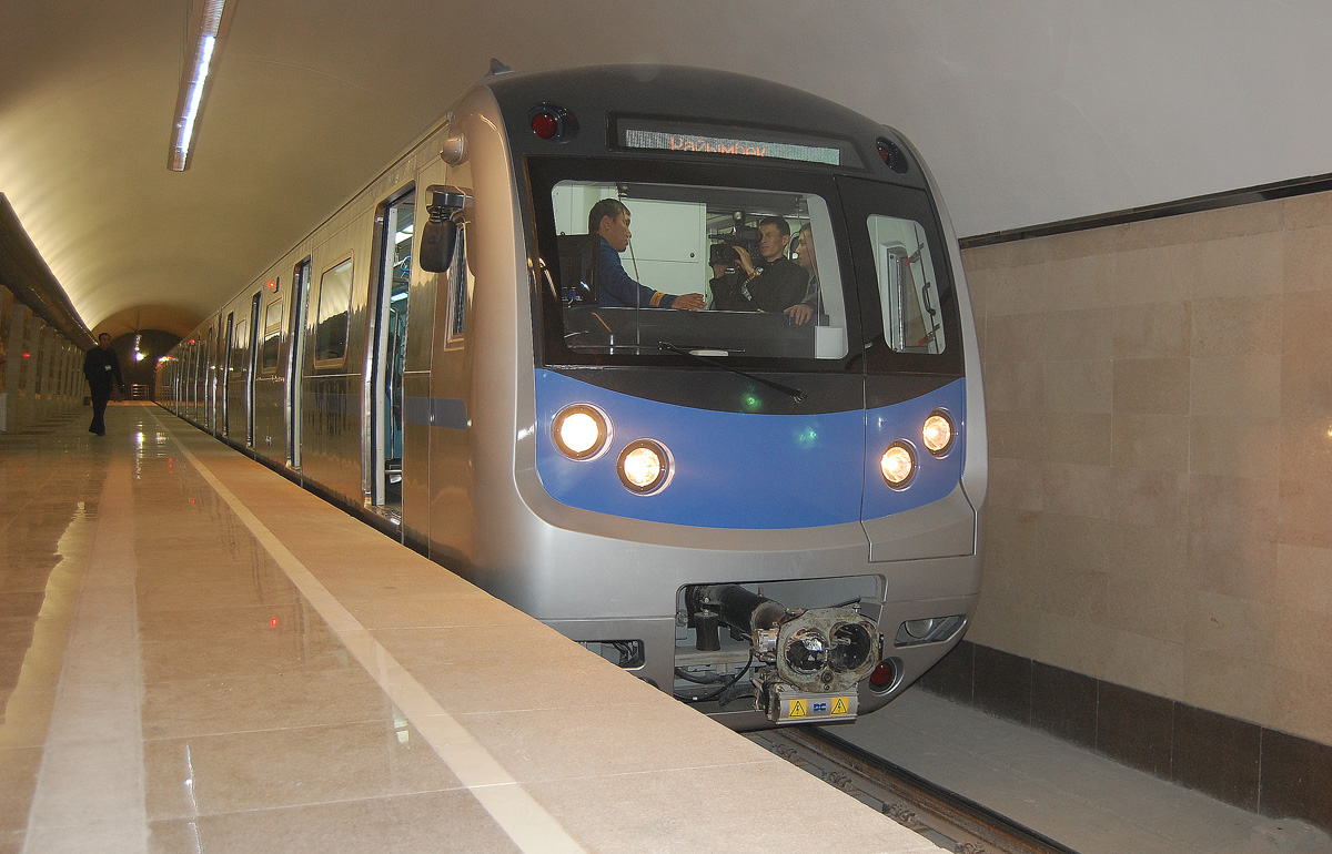Алматы, Hyundai Rotem № 01004; Алматы — Метрополитен — День открытых дверей — 22-10-2011; Алматы — Метрополитен — Линия 1 — Станции