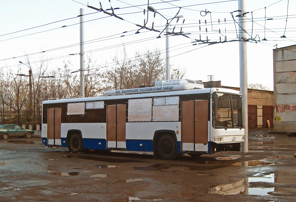 Киров, БТЗ-52767Р № 403