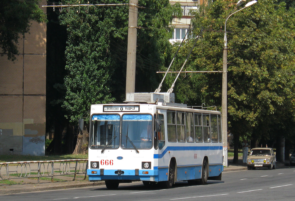 Кривой Рог, ЮМЗ Т2 мод. 7 № 666
