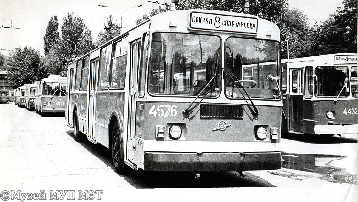 Volgograd, ZiU-682V [V00] N°. 4509; Volgograd, ZiU-682G [G00] N°. 4576; Volgograd, ZiU-682V N°. 4432