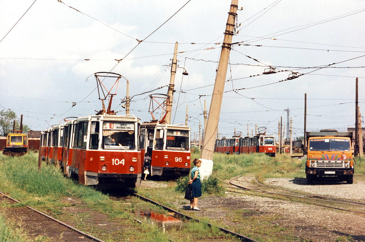 Нижний Тагил, 71-605А № 104; Нижний Тагил, 71-605А № 96 Нижний Тагил, 71-605А № 104; Нижний Тагил, 71-605А № 96