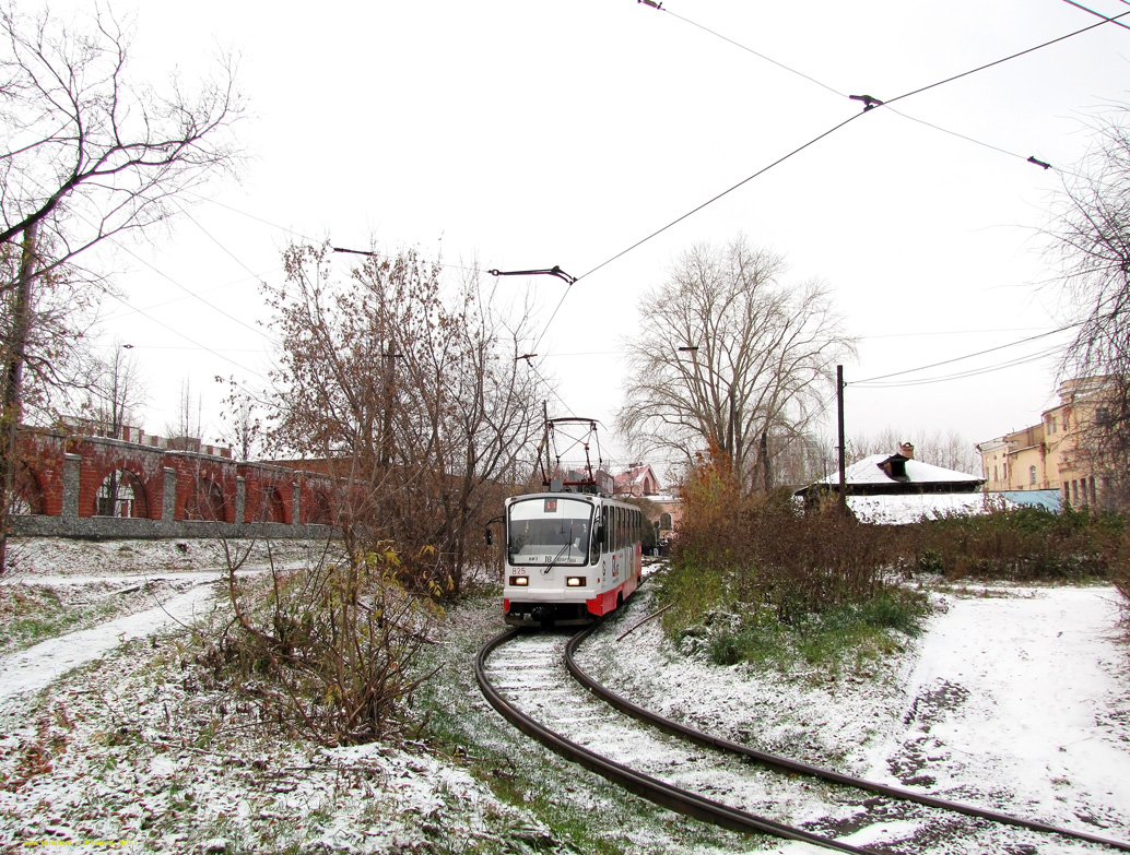 Екатеринбург, 71-403 № 825