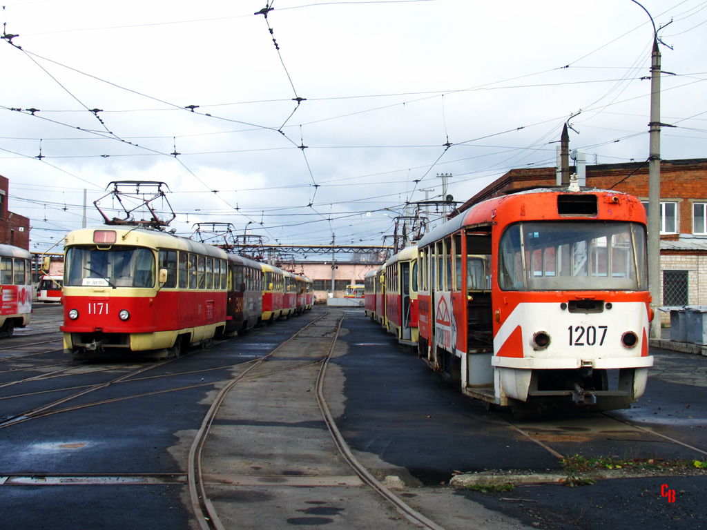 Ижевск, Tatra T3SU (двухдверная) № 1171; Ижевск, Tatra T3SU № 1207; Ижевск — Трамвайное депо № 1