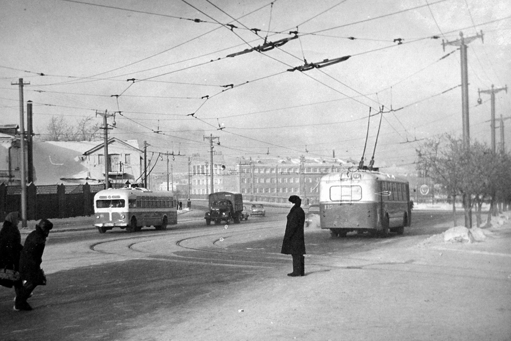 Омск, МТБ-82М № 18; Омск, ЗиУ-5 № 137; Омск — Исторические фотографии Омск, МТБ-82М № 18; Омск, ЗиУ-5 № 137; Омск — Исторические фотографии