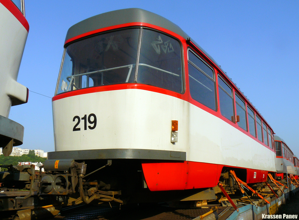 Галле, Tatra B4DC № 219; София — Доставка и разтоварване на T4D-C от Хале — юли 2011 г.