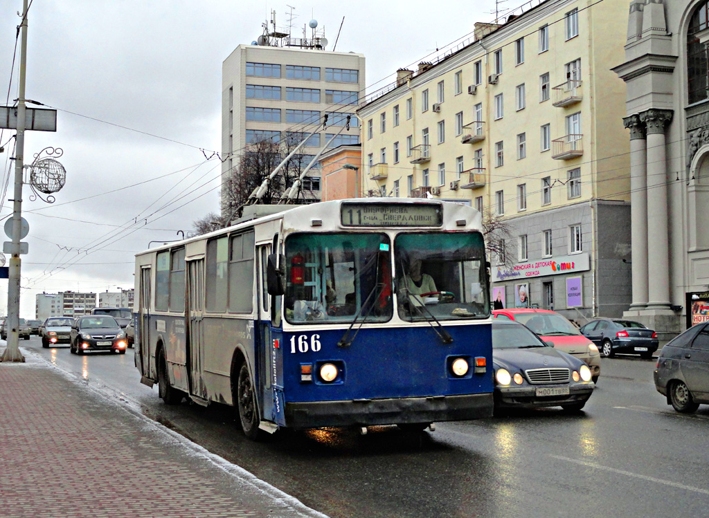 Екатеринбург, ЗиУ-682Г [Г00] № 166