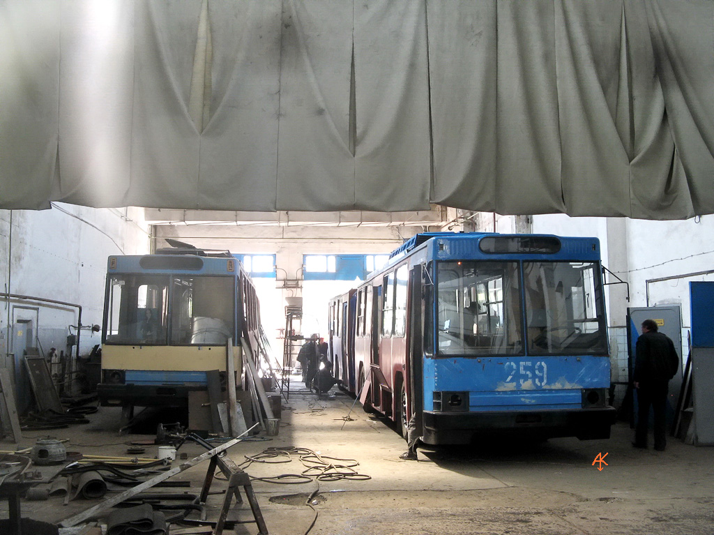 Горловка, ЮМЗ Т1 № 253; Горловка, ЮМЗ Т1 № 259