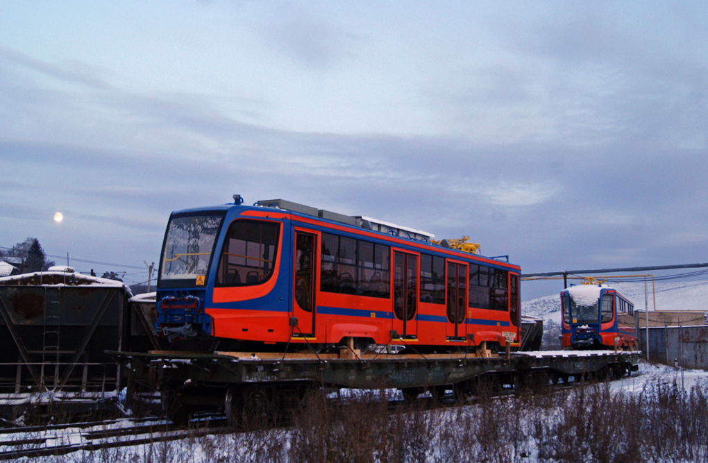 Пермь, 71-623-00 № 570; Усть-Катав — Новые вагоны