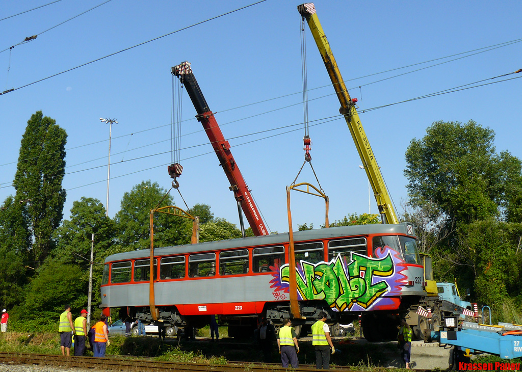 София, Tatra B4DC № 223; София — Доставка и разтоварване на T4D-C от Хале — юли 2011 г.