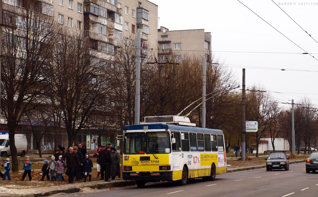 Львов, ЛАЗ-52522 № 037