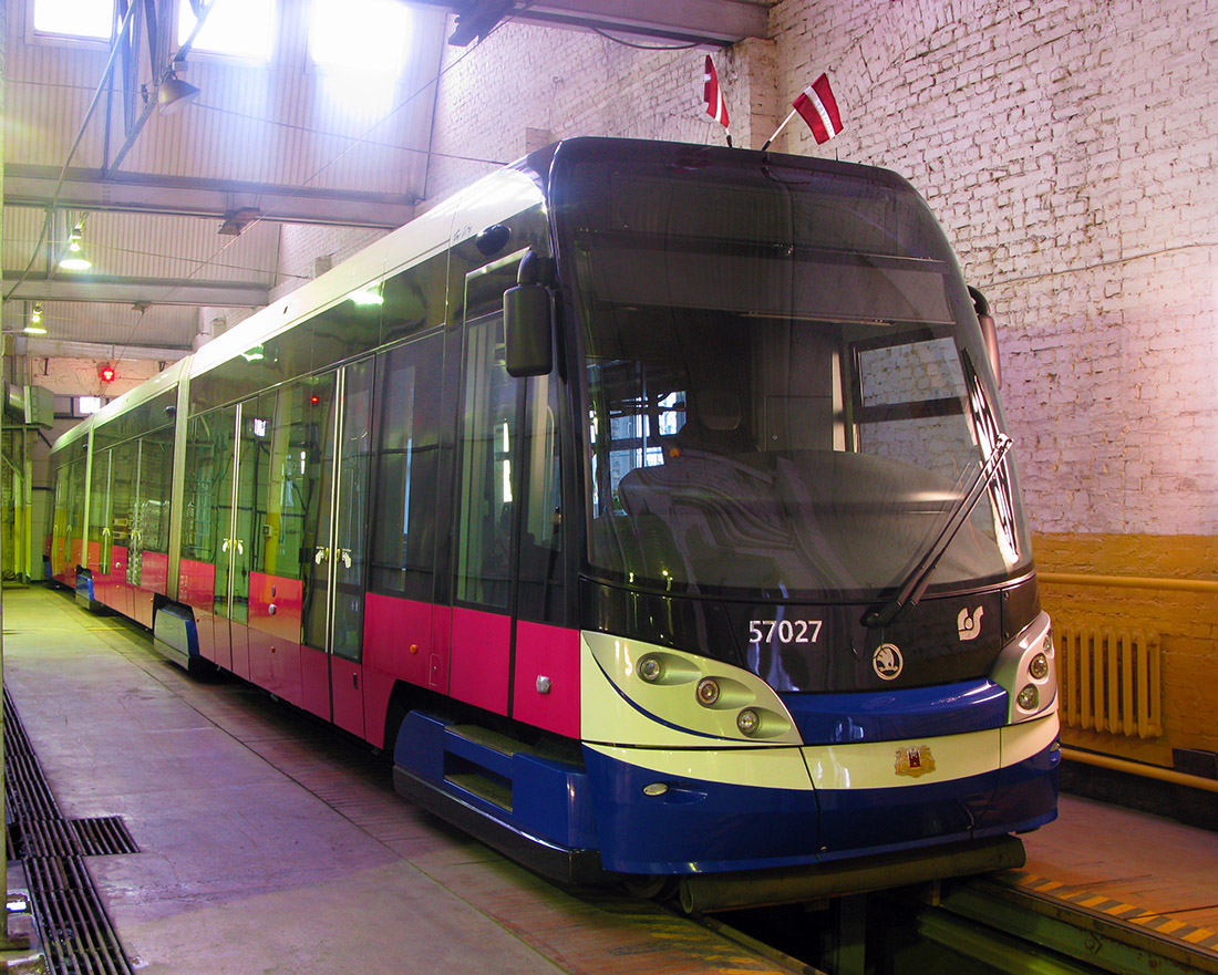 Рига, Škoda 15T ForCity Alfa Riga № 57027