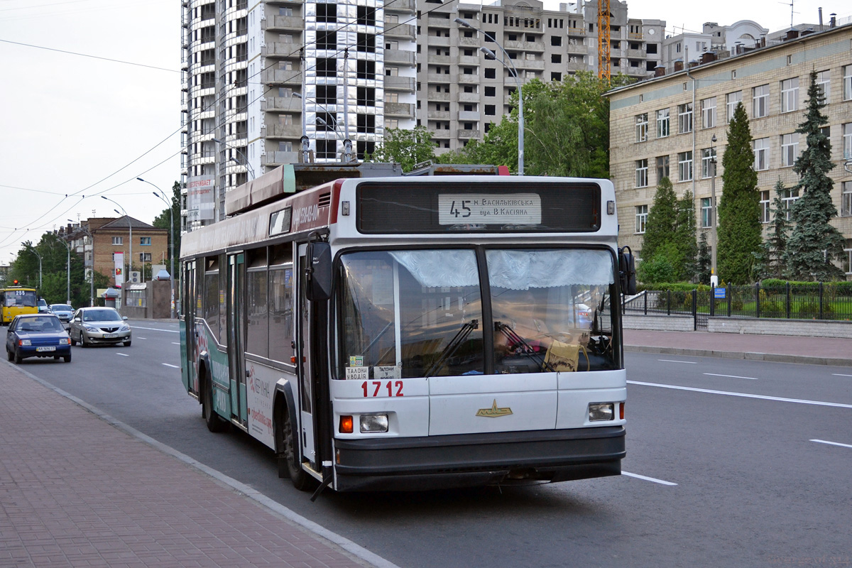 Киев, МАЗ-103Т № 1712