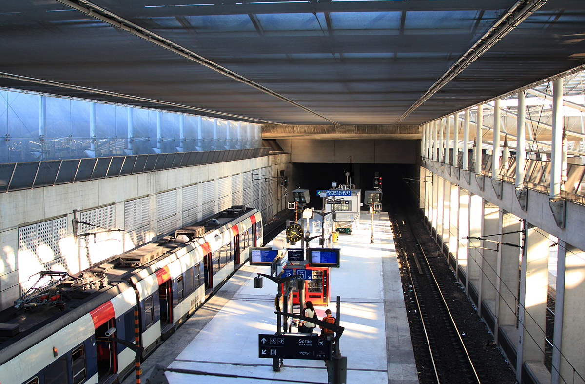 Париж -  Версаль -  Ивелин — Электропоезда RER — Линия B