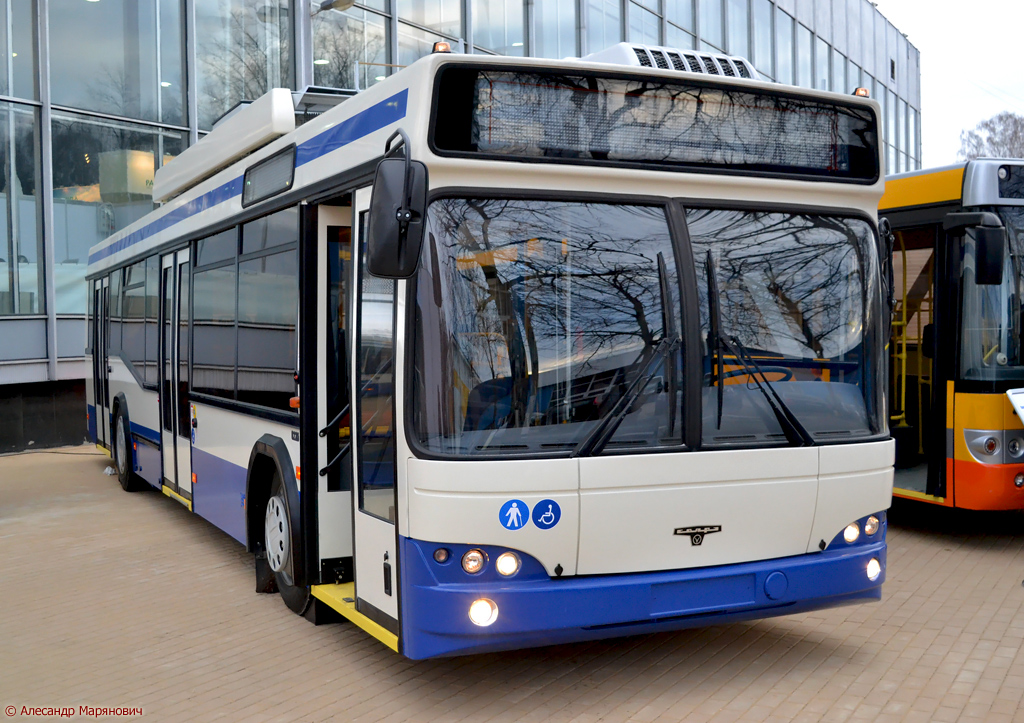 Москва, СВАРЗ-МАЗ-6235.00 № 6832