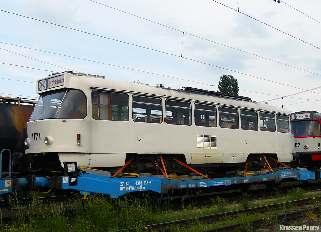 София, Tatra T4DC № 1171; София — Доставка и разтоварване на T4D-C от Хале — юли 2011 г.