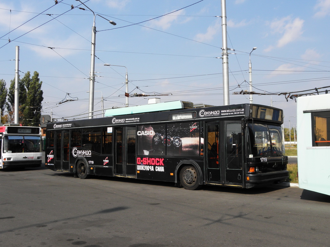 Киев, МАЗ-103Т № 1719