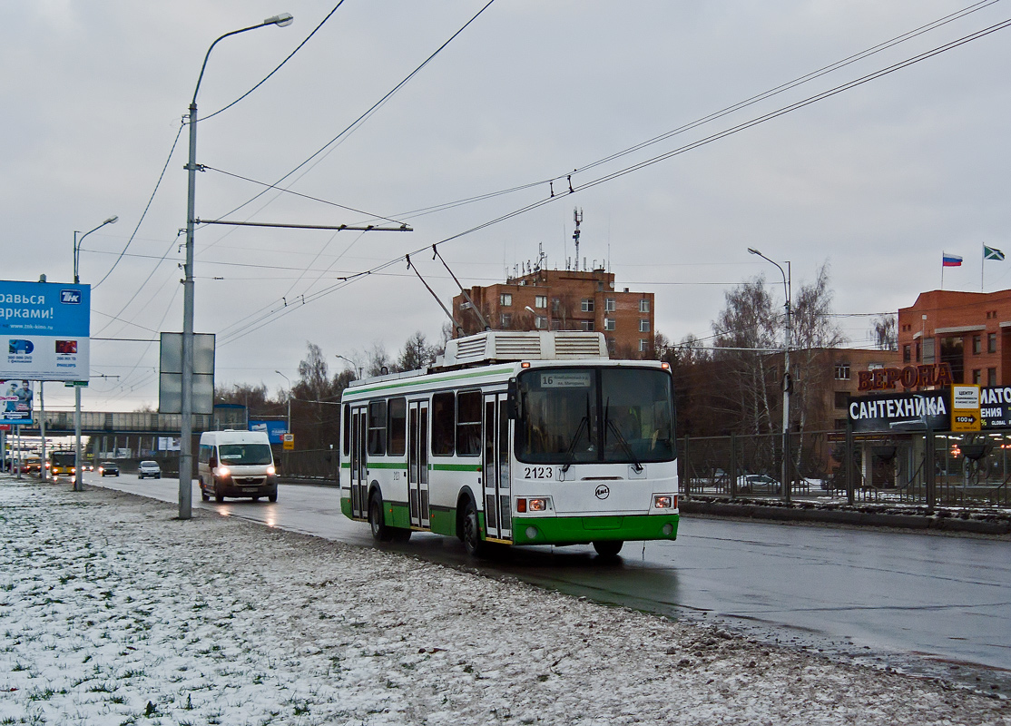 Ryazan, LiAZ-5280 č. 2123