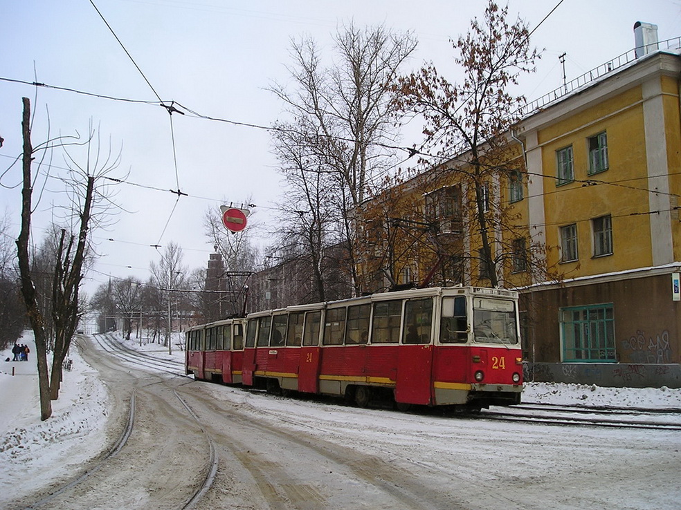 Ярославль, 71-605 (КТМ-5М3) № 24; Ярославль, 71-605 (КТМ-5М3) № 25
