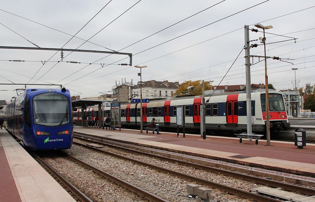 Париж -  Версаль -  Ивелин, Siemens Avanto/S70 № TT 12 (U 25523/24); Париж -  Версаль -  Ивелин — Электропоезда RER — Линия B