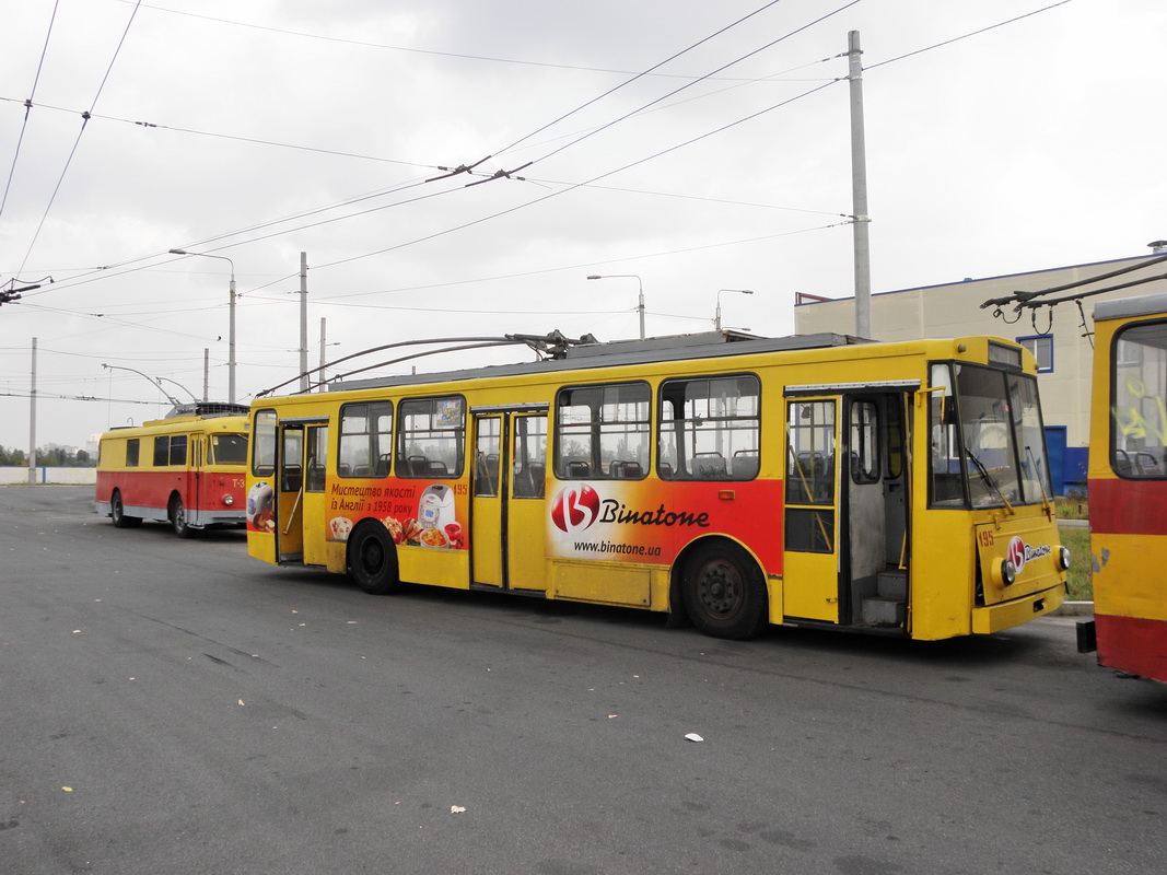 Kijevas, Škoda 14Tr02/6 nr. 195