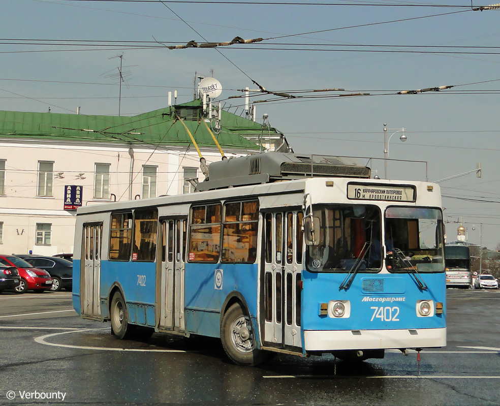 Москва, ЗиУ-682ГМ1 (с широкой передней дверью) № 7402