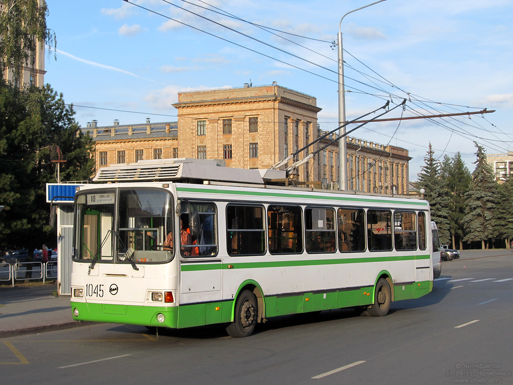 Tcheliabinsk, LiAZ-5280 (VZTM) N°. 1045