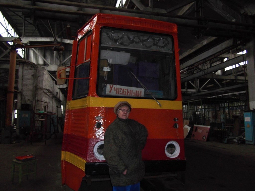 Константиновка, 71-605 (КТМ-5М3) № 001; Работники электротранспорта