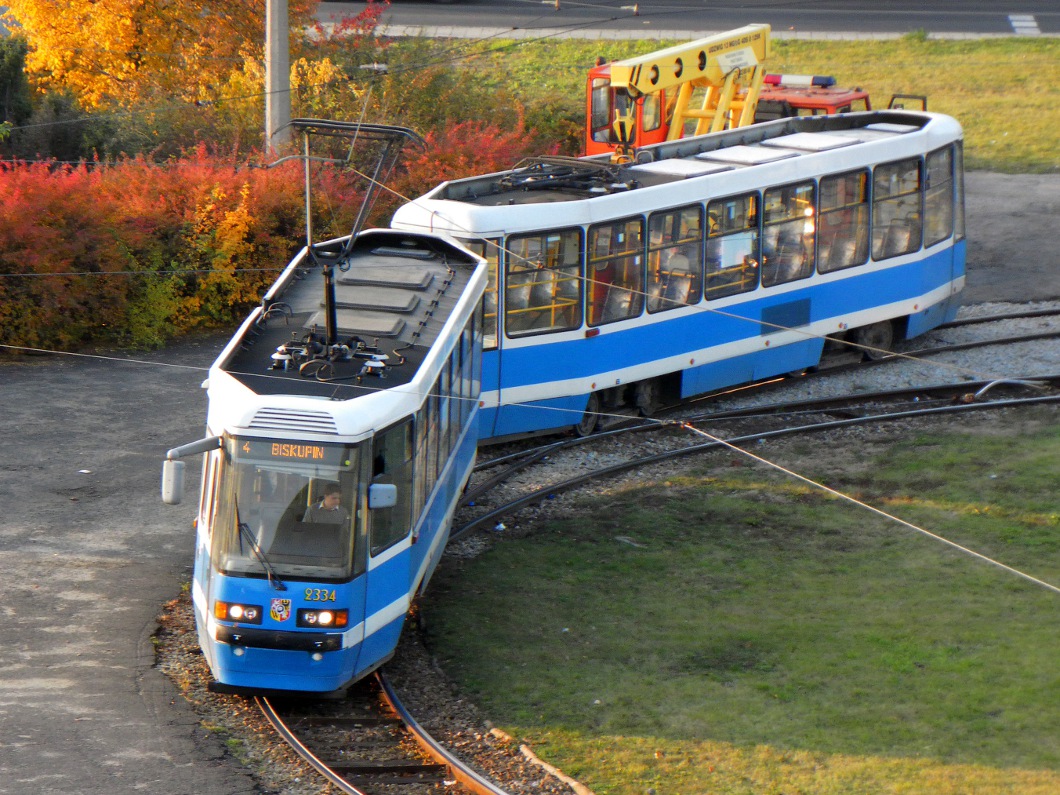 Wrocław, Konstal 105NWr — 2334; Wrocław, Konstal 105NWrD — 2333